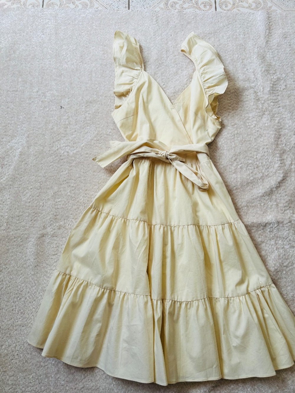 Light yellow midi dress